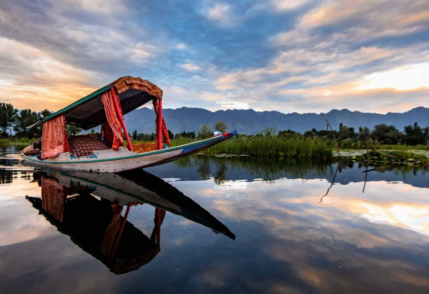 honeymoon-trip-in-kashmir.png